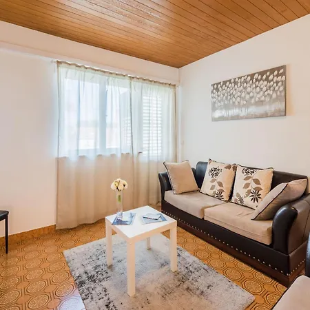 Hope St - Two Bedroom With Balcony Appartement
