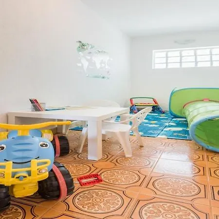 Hope St - Two Bedroom With Balcony