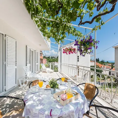 Hope St - Two Bedroom With Balcony Appartamento *