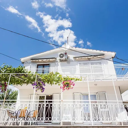 Apartment Hope St - Two Bedroom With Balcony *